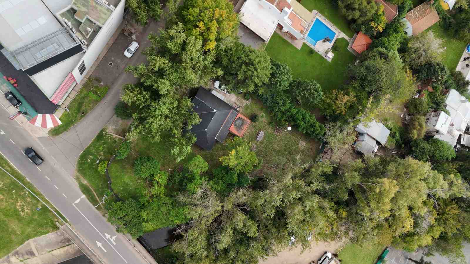 Fracción comercial en venta - Pilar 