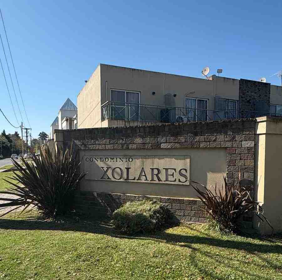 Duplex 3 ambientes en venta, Condominio Xolares. 