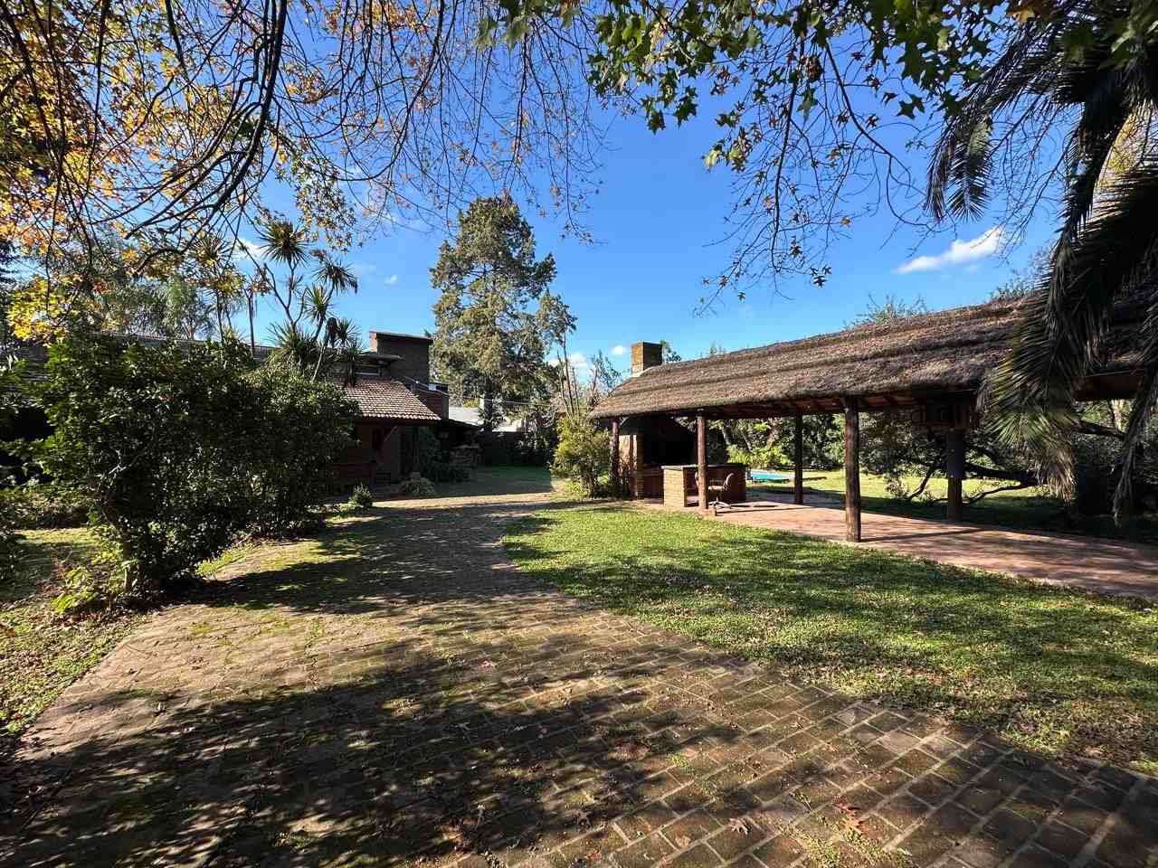 Cuatro Lotes Comerciales en Venta – Pilar
