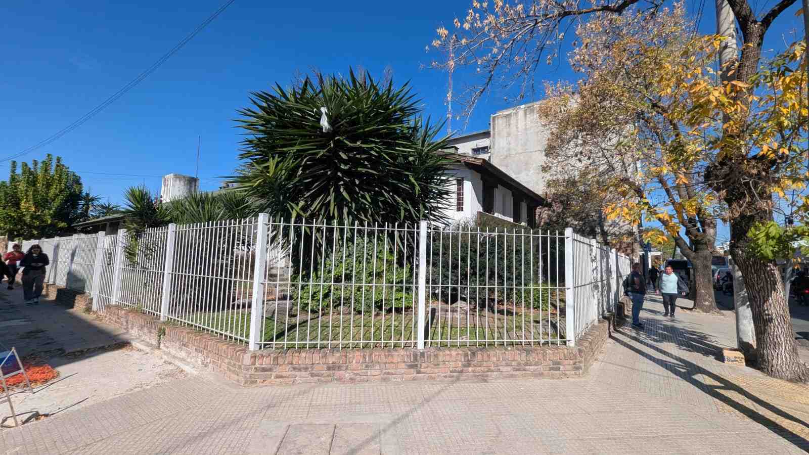 Casa en lote Comercial - Venta, Pilar Centro