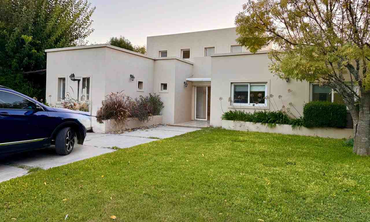 Casa a la Venta - Barrio Privado Saint Matthews