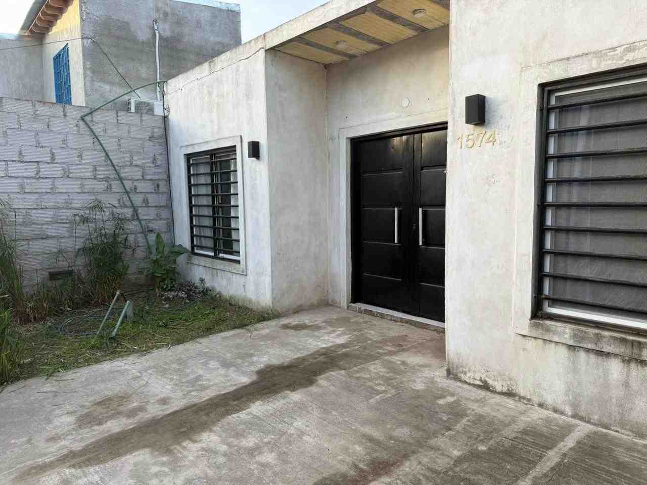 Casa 3 ambientes - Agustoni, Pilar
