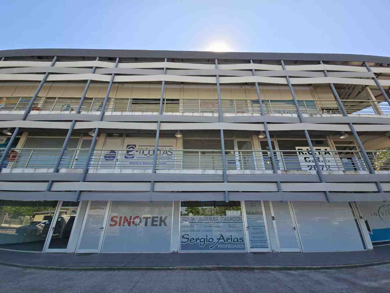 Oficina en alquiler - Pilar 