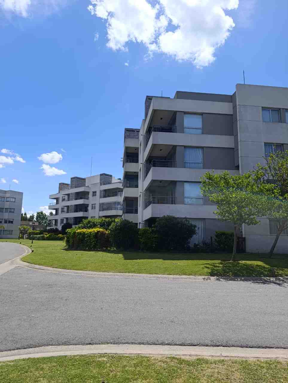 Departamento dos ambientes en alquiler barrio Lagoon - Pilar