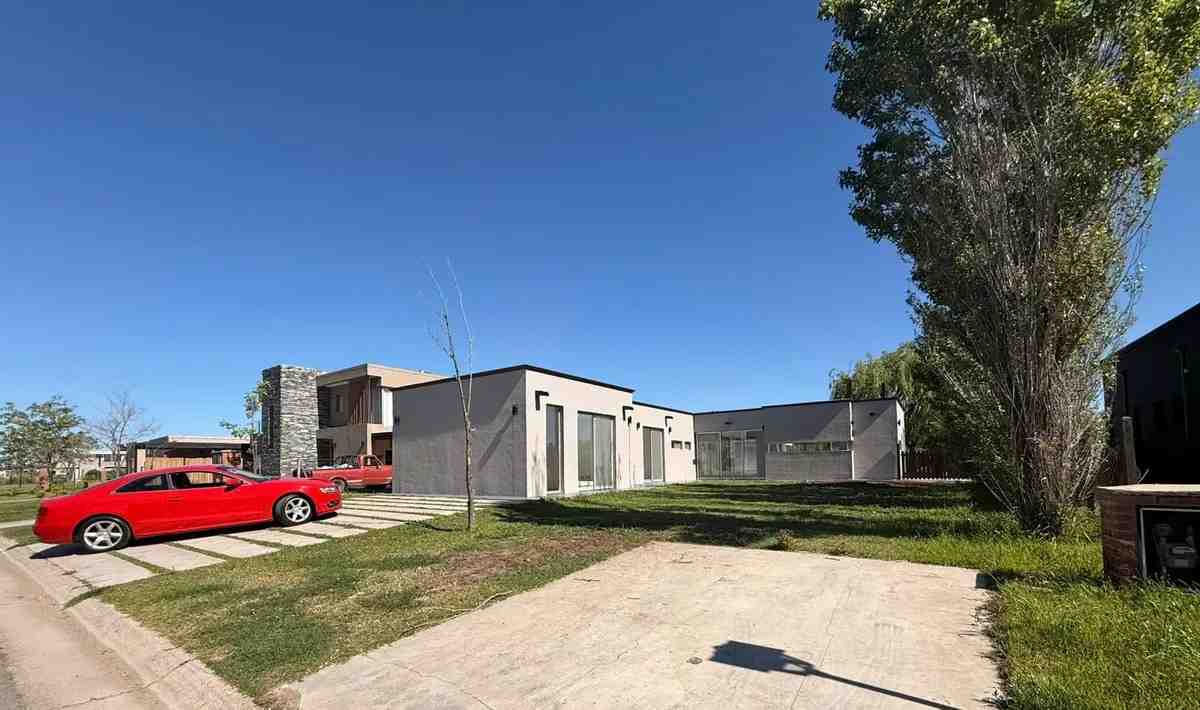 Casa en venta en el Barrio San Sebastian (área 11) - Escobar