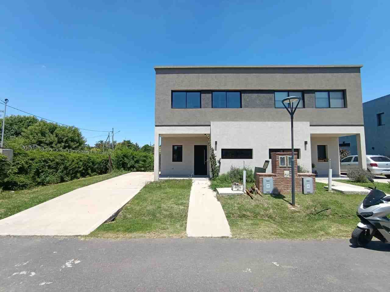 Duplex 5amb en alquiler - Barrio El Aljibe