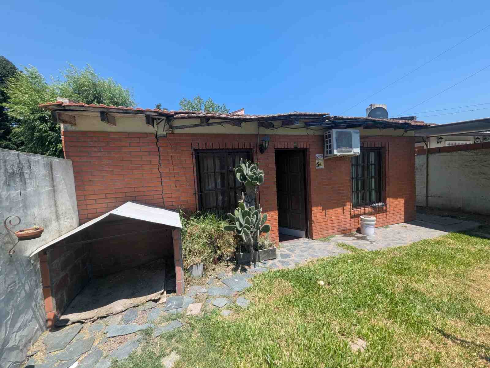 Casa en venta - De Vicenzo grande - Pilar 