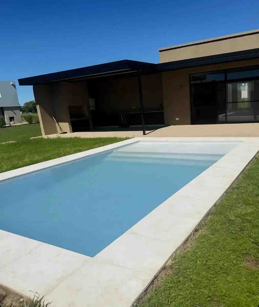 Casa 4 ambientes en venta en Barrio Santo Tomas - Pilar 