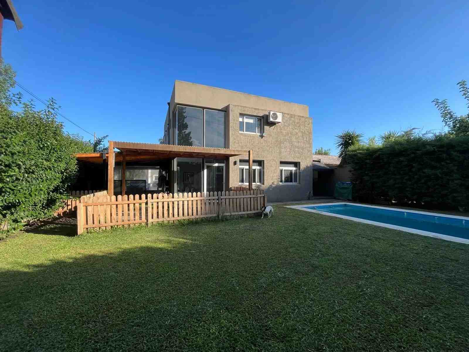 Casa cinco ambientes en venta en Barrio Green Park - Pilar 