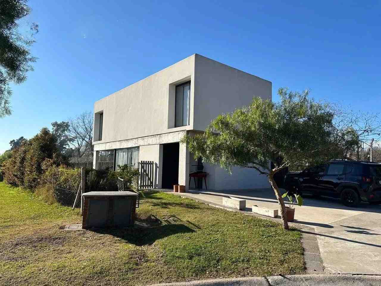 Casa de 4 ambientes en alquiler en Santa Guadalupe, Pilar del Este