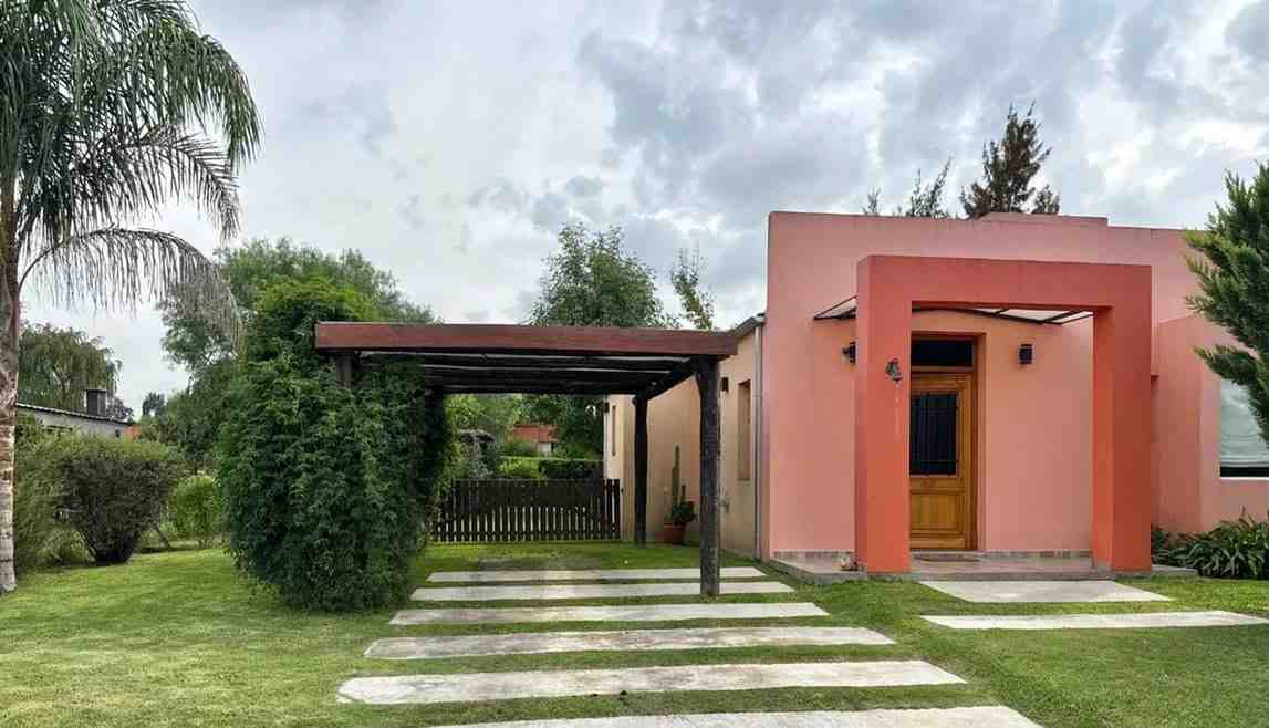 Casa tres ambientes en venta en Manzanares Chico - Manzanares