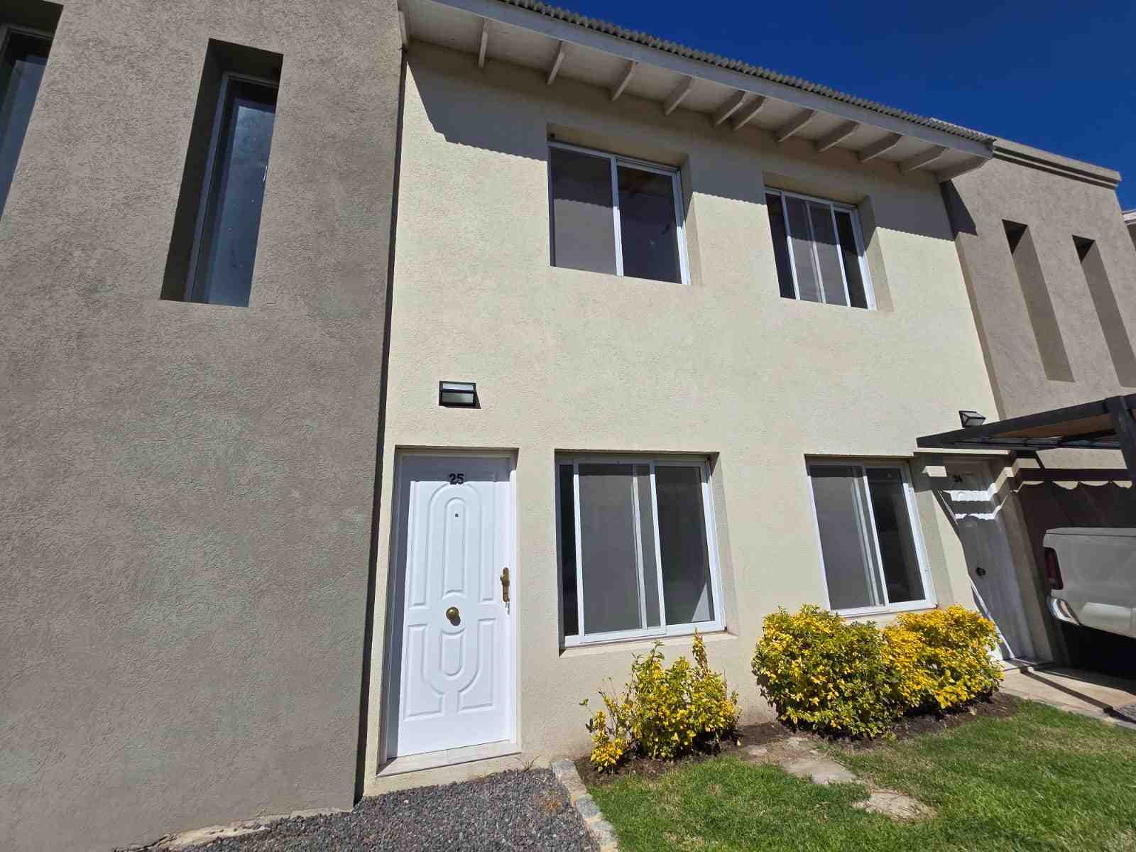 Duplex en venta en Villa Rosa, Pilar - Condominio La Fernanda 