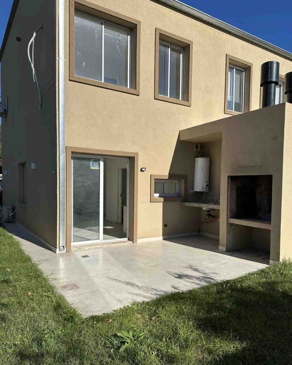 Duplex 3 ambientes en alquiler en barrio Las Brisas, Pilar