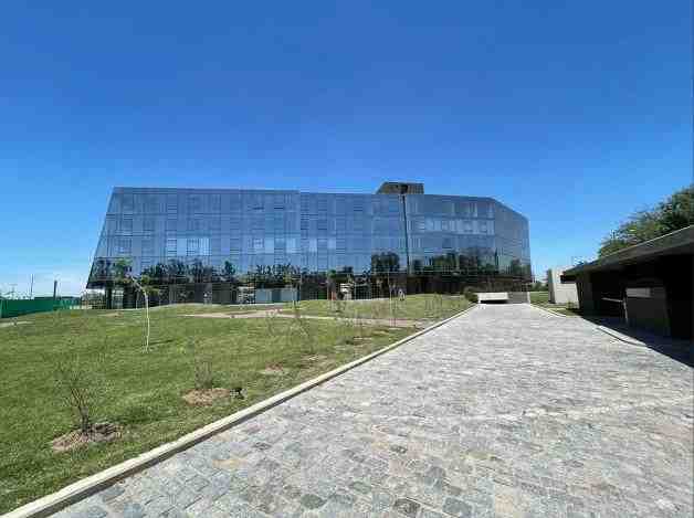 Oficina en alquiler en Edificio Meridiano en Pilar 