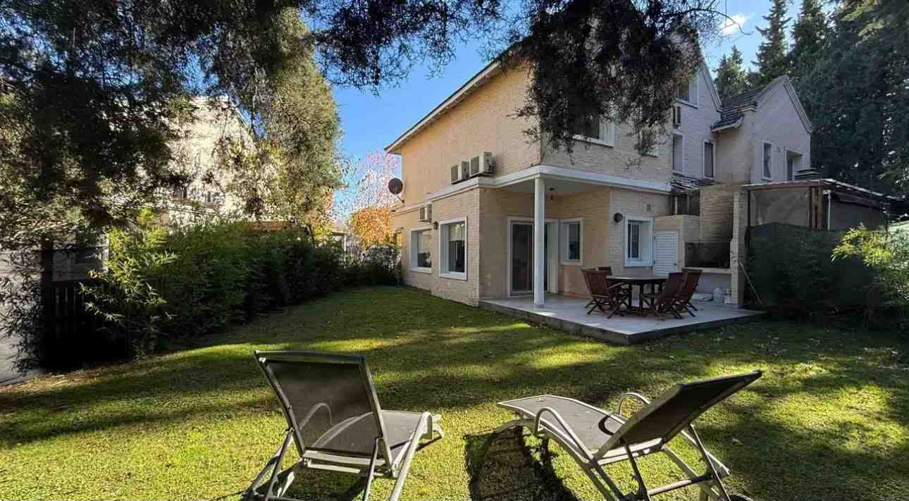Casa de 3 ambientes en Barrio Las Margaritas, Pilar