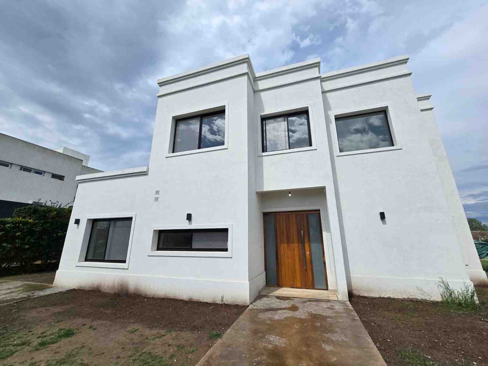 Casa de 5 ambientes en venta en Barrio El Cantón, Escobar