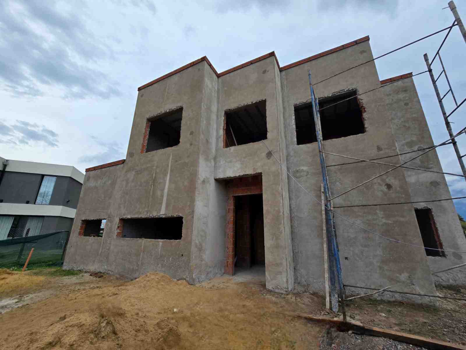 Casa de 5 ambientes en venta en Barrio El Cantón, Escobar