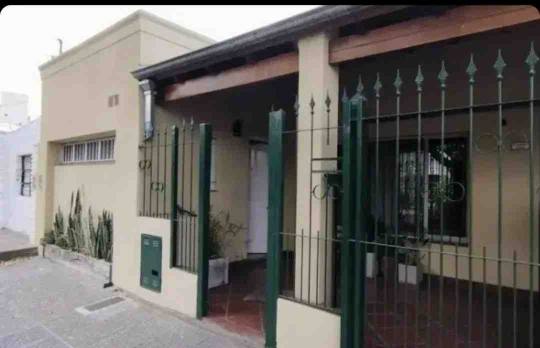 Casa 4 ambientes en Pilar Centro