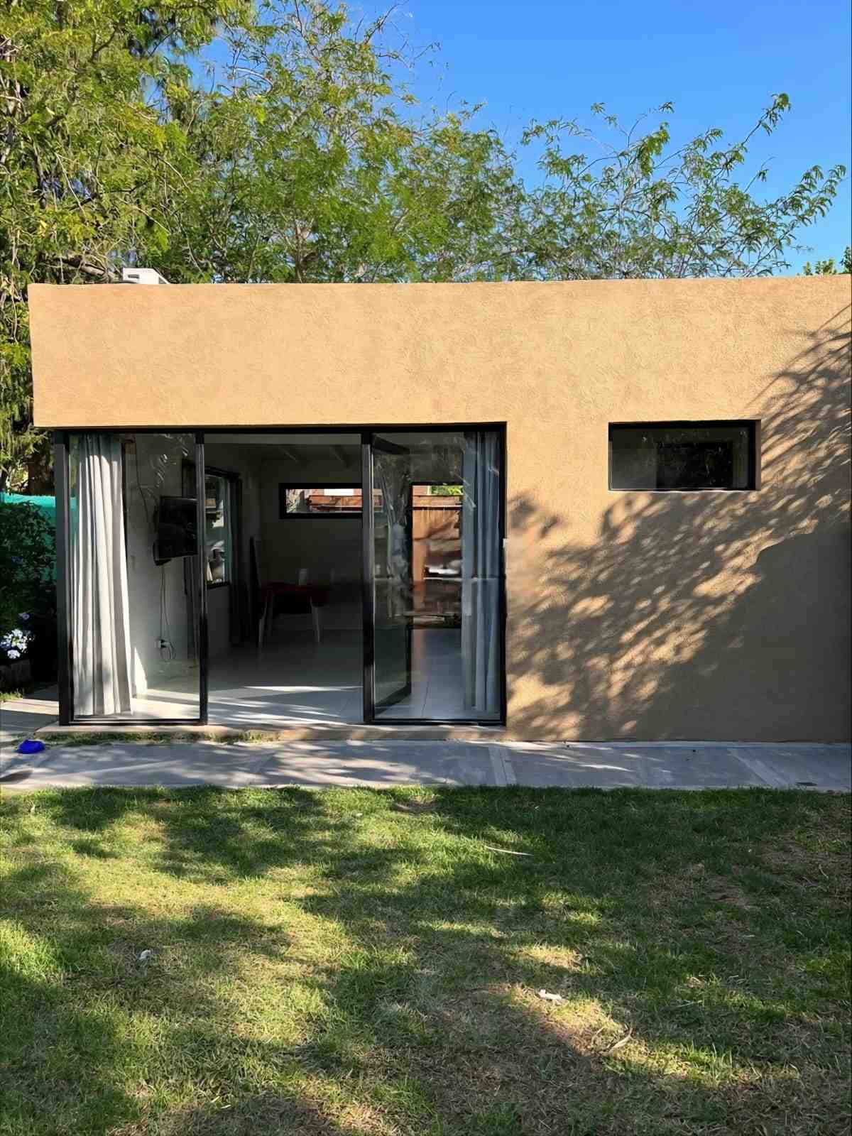 Casa de 3 ambientes en Barrio De Vicenzo Grande - Pilar