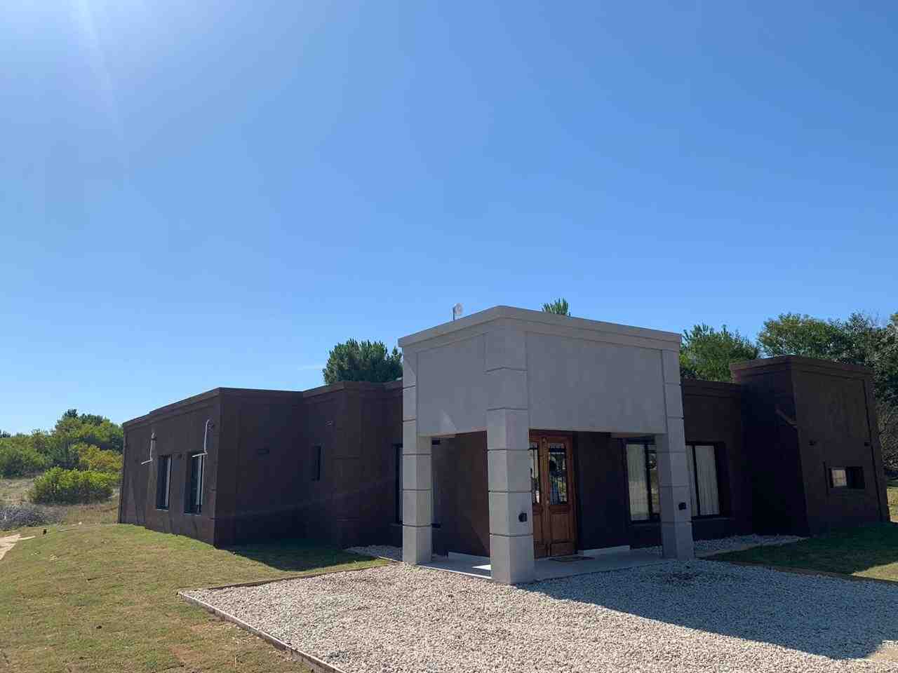 Alquiler Temporario - Casa 5 Amb Amoblada c/ Parque - Parrilla y Pileta - Costa Esmeralda
