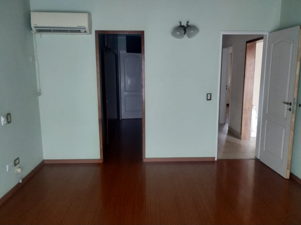 Venta - Casa 3 Amb c/ Parque y Parrilla - José C Paz