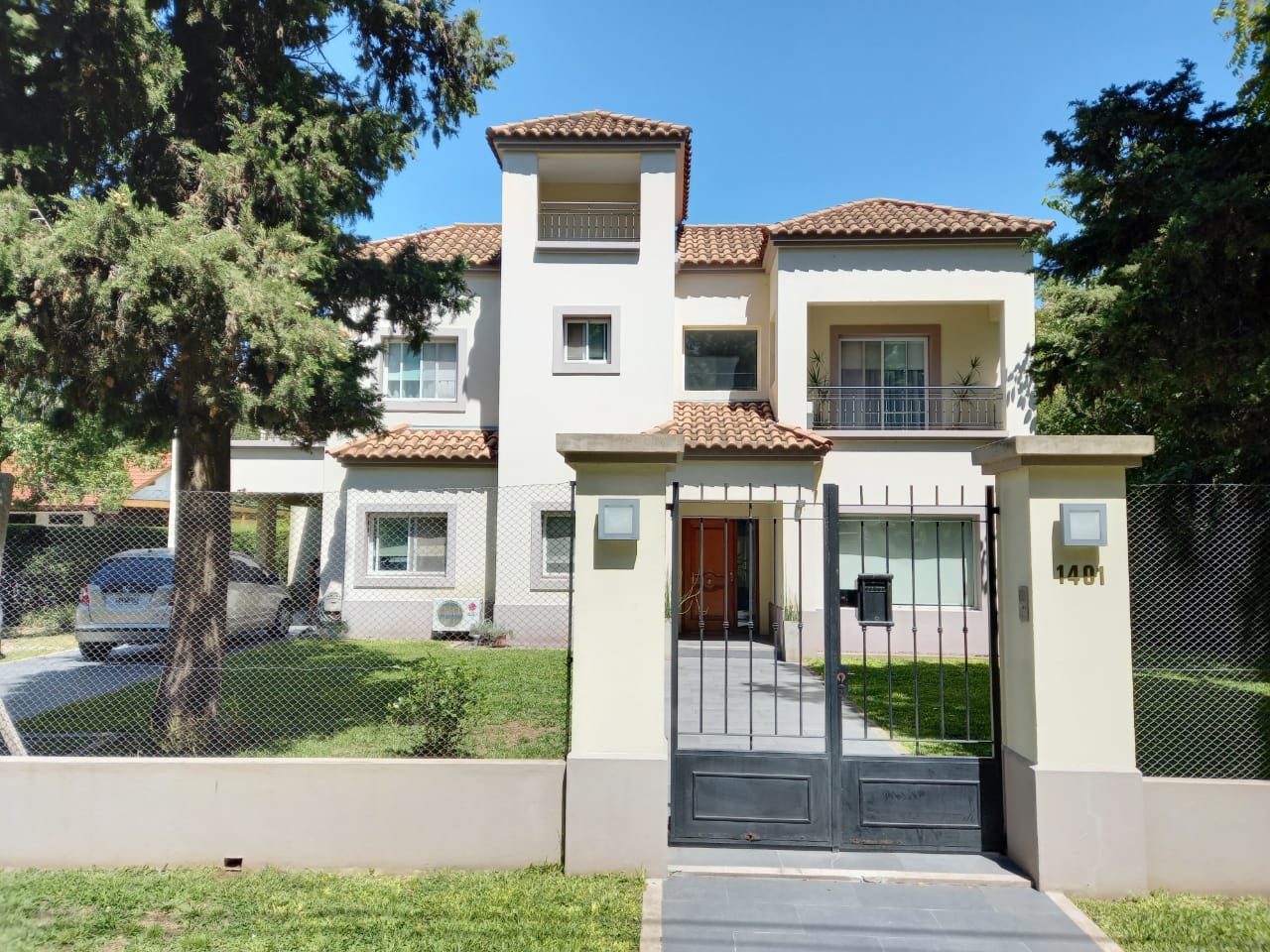 Casa 8 ambientes en alquiler en barrio El Cortijo - Malvinas Argentinas