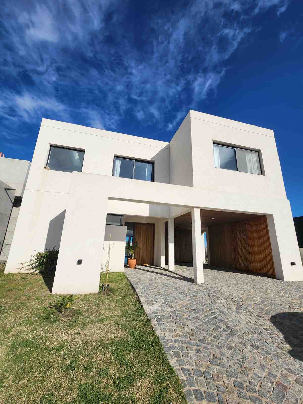 Casa a la venta en Barrio Canal, Villanueva. 