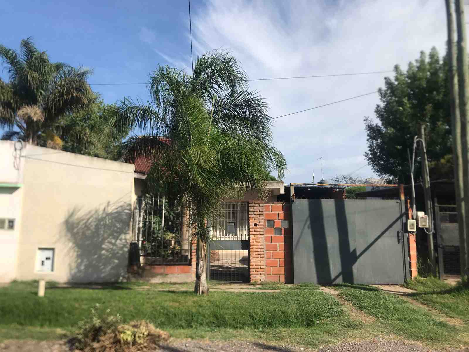 Venta de Casa + Local en José C. Paz