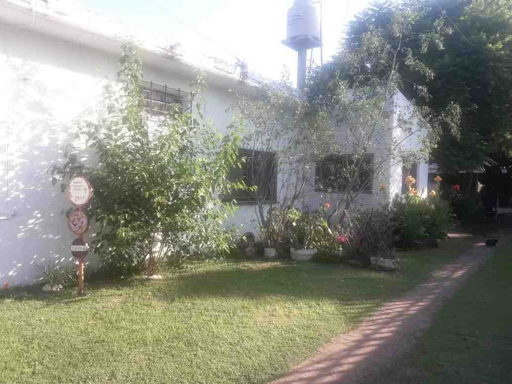 Casa con Departamento en Venta en José C. Paz